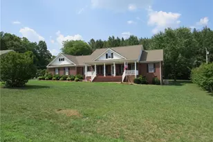 1464 Steve St, Kernersville, NC 27284 - Photo 3