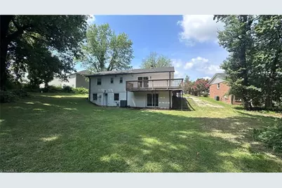 2909 Woodhill Lane, Greensboro, NC 27406 - Photo 23