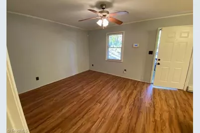 4295 Brownsboro Road #8, Winston-Salem, NC 27106 - Photo 9