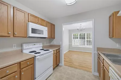 4712 Summerlyn Place Drive, Kernersville, NC 27284 - Photo 15