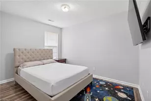 1033 Quinlan Dr, Greensboro, NC 27406 - Photo 19