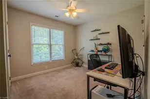 3221 Peninsula Dr, Jamestown, NC 27282 - Photo 13
