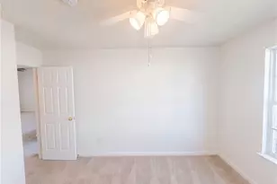 5702 River Glen Dr, Greensboro, NC 27455 - Photo 9