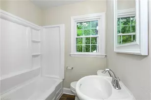 935 Highland Ave, Greensboro, NC 27403 - Photo 23