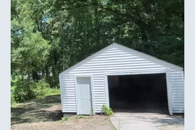 935 Highland Avenue, Greensboro, NC 27403 - Photo 3