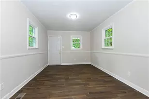 935 Highland Ave, Greensboro, NC 27403 - Photo 11
