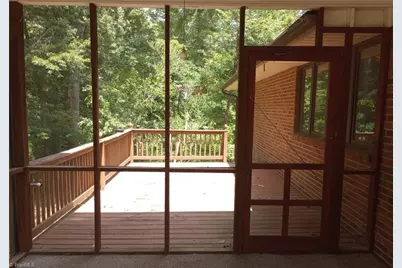 606 Willowmoore Avenue, Thomasville, NC 27360 - Photo 9