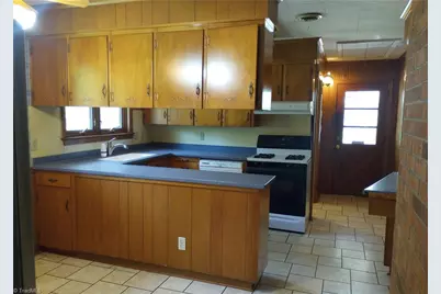 606 Willowmoore Avenue, Thomasville, NC 27360 - Photo 19