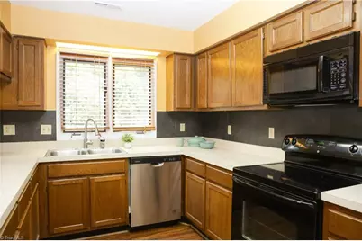 210 College Road #706, Greensboro, NC 27410 - Photo 9