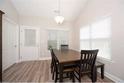 710 W Lee Avenue, Yadkinville, NC 27055 - Photo 9