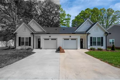 710 W Lee Avenue, Yadkinville, NC 27055 - Photo 1