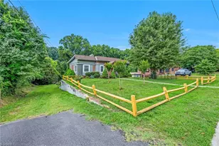 211 N Bridge St, Jonesville, NC 28642 - Photo 13