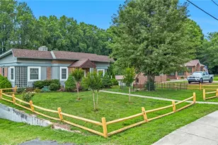 211 N Bridge St, Jonesville, NC 28642 - Photo 11