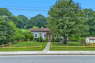 211 N Bridge St, Jonesville, NC 28642 - Photo 5