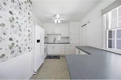 2204 Four Seasons Boulevard, Greensboro, NC 27407 - Photo 13