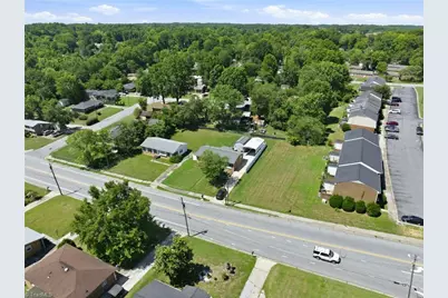 2204 Four Seasons Boulevard, Greensboro, NC 27407 - Photo 43