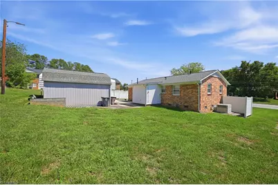 2204 Four Seasons Boulevard, Greensboro, NC 27407 - Photo 33