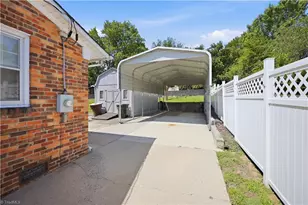 2204 Four Seasons Blvd, Greensboro, NC 27407 - Photo 29