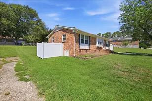 2204 Four Seasons Blvd, Greensboro, NC 27407 - Photo 7