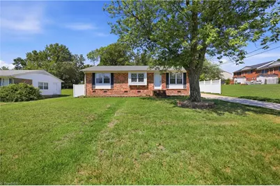 2204 Four Seasons Boulevard, Greensboro, NC 27407 - Photo 35