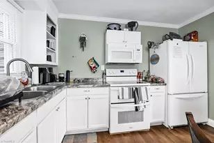 226 Friendly Ave, High Point, NC 27260 - Photo 15