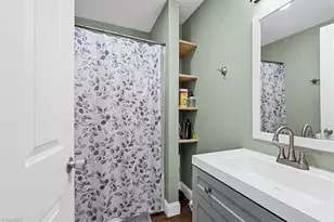 226 Friendly Ave, High Point, NC 27260 - Photo 27
