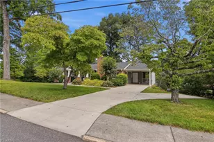 2755 Cherokee Ln, Winston-Salem, NC 27103 - Photo 5