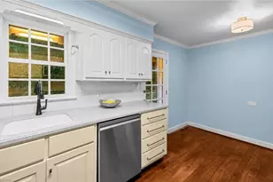 809 Hillcrest Dr, High Point, NC 27262 - Photo 17