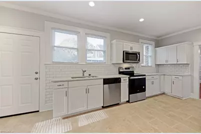 1015 S Hawthorne Road, Winston-Salem, NC 27103 - Photo 5