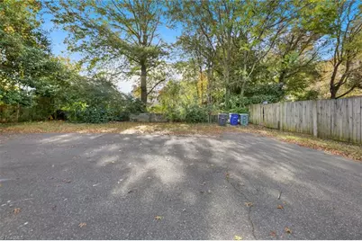 1015 S Hawthorne Road, Winston-Salem, NC 27103 - Photo 23