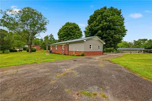 400 John McGrady Rd, North Wilkesboro, NC 28659 - Photo 39