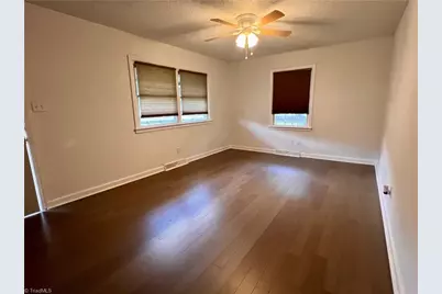 1521 Ohenry Boulevard, Greensboro, NC 27405 - Photo 7
