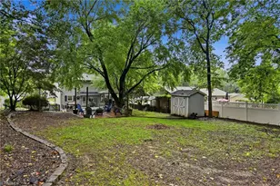 8 Sage Brush Ct, Greensboro, NC 27409 - Photo 27