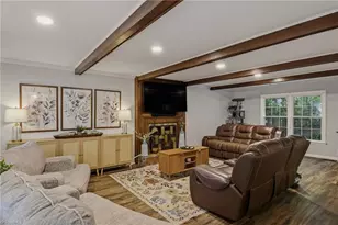 8 Sage Brush Ct, Greensboro, NC 27409 - Photo 3