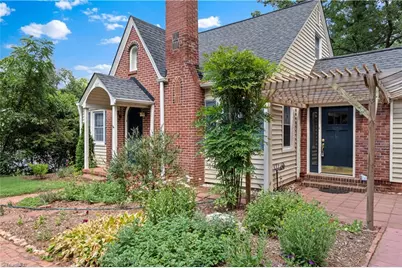 2117 N Peace Haven Road, Winston-Salem, NC 27106 - Photo 3