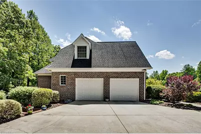 827 Anns Court, Asheboro, NC 27205 - Photo 3