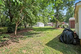 2211 Fairfax Rd, Greensboro, NC 27407 - Photo 15