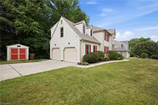 1 Downing Ridge Ct, Greensboro, NC 27407 - Photo 25