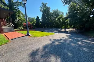 656 N Bridge St, Elkin, NC 28621 - Photo 9