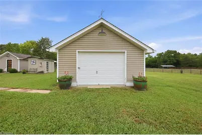 6673 S Nc Highway 62, Burlington, NC 27215 - Photo 33