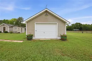 6673 S Nc Hwy 62, Burlington, NC 27215 - Photo 33