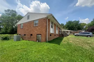 2004 Chatwick Dr, Greensboro, NC 27405 - Photo 21