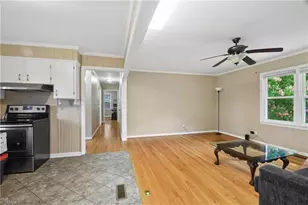 1011 Duggins St, Kernersville, NC 27284 - Photo 9