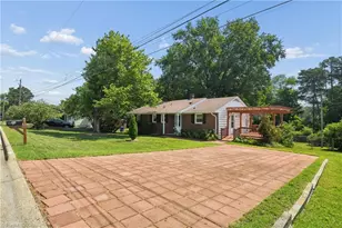 1011 Duggins St, Kernersville, NC 27284 - Photo 3