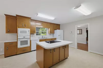 1327 Cox Avenue, High Point, NC 27263 - Photo 11