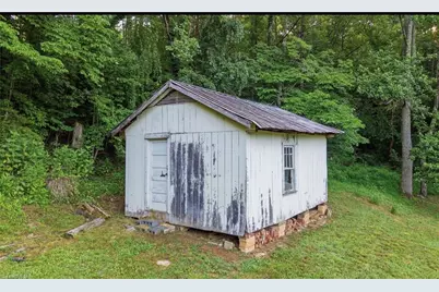 11526 US Highway 421, Purlear, NC 28665 - Photo 31
