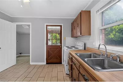 1603 17th Street, Greensboro, NC 27405 - Photo 11