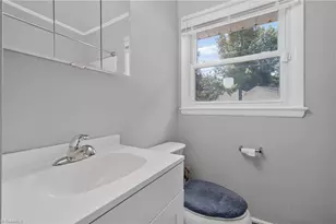 1603 17th St, Greensboro, NC 27405 - Photo 25