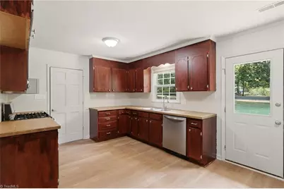 4105 Deer Track Court, Winston-Salem, NC 27127 - Photo 5