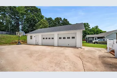 108 Larkspur Lane, Thomasville, NC 27360 - Photo 33